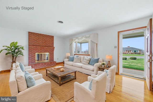 1665 STONEBURNER RD, Edinburg, VA 22824