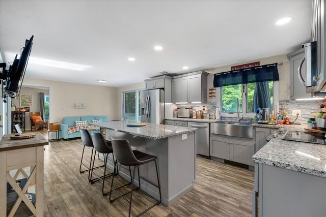 20 Ortolani Cir, Kingston, MA 02364
