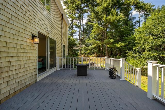 20 Ortolani Cir, Kingston, MA 02364