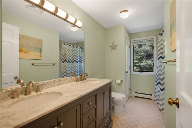 20 Ortolani Cir, Kingston, MA 02364