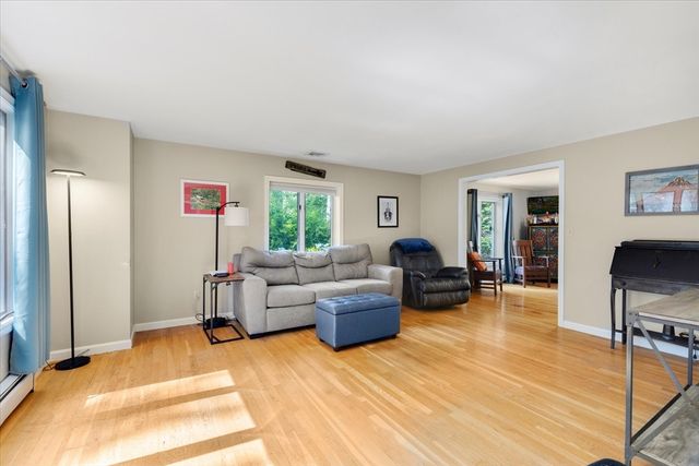 20 Ortolani Cir, Kingston, MA 02364