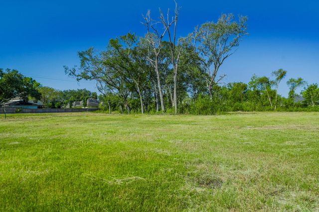 1626 Crown Oaks Court, Pearland, TX 77581