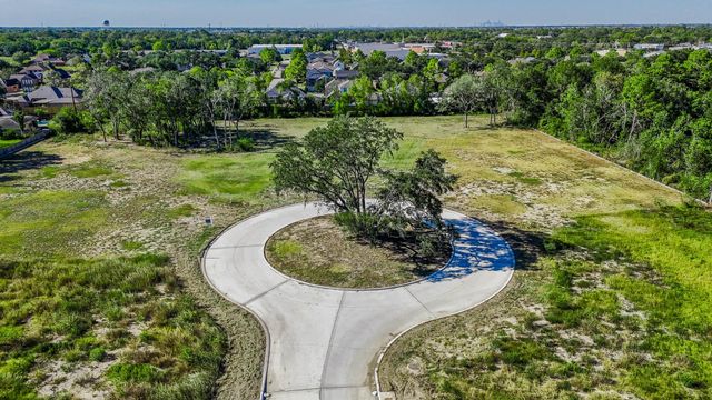 1626 Crown Oaks Court, Pearland, TX 77581