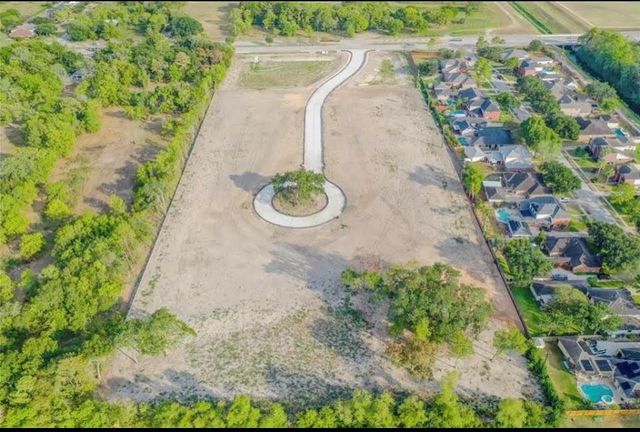 1626 Crown Oaks Court, Pearland, TX 77581