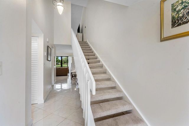 301 Old Meadow Way, Palm Beach Gardens, FL 33418