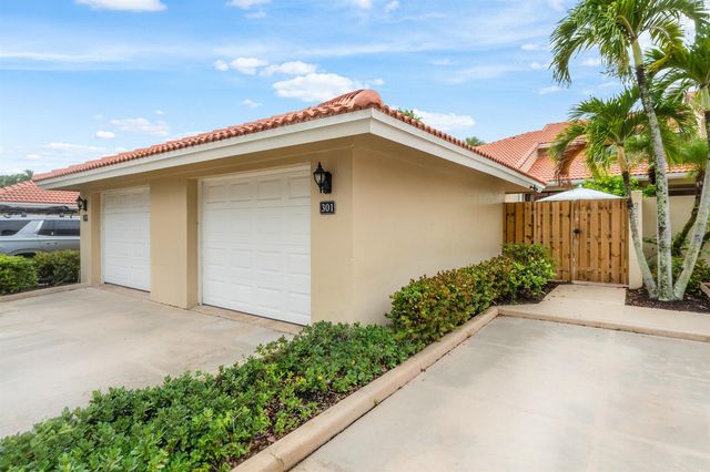 301 Old Meadow Way, Palm Beach Gardens, FL 33418