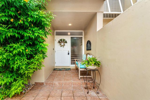 301 Old Meadow Way, Palm Beach Gardens, FL 33418