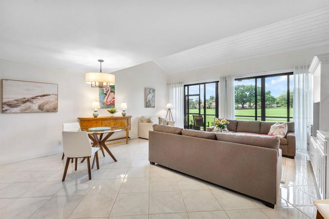 301 Old Meadow Way, Palm Beach Gardens, FL 33418