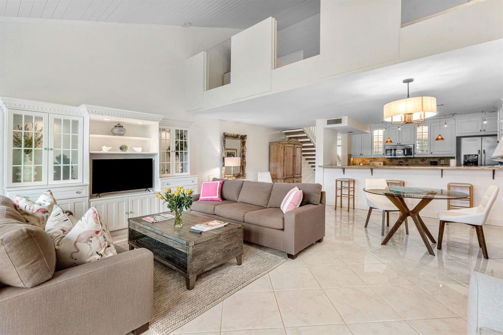 301 Old Meadow Way, Palm Beach Gardens, FL 33418