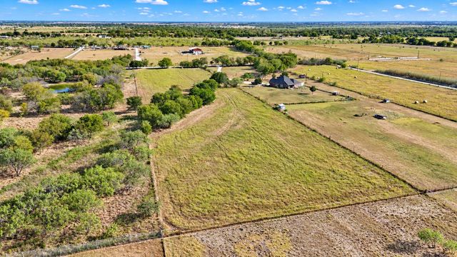 5744 NW CR 1270, Corsicana, TX 75110