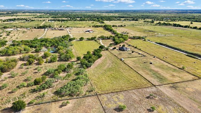 5744 NW CR 1270, Corsicana, TX 75110