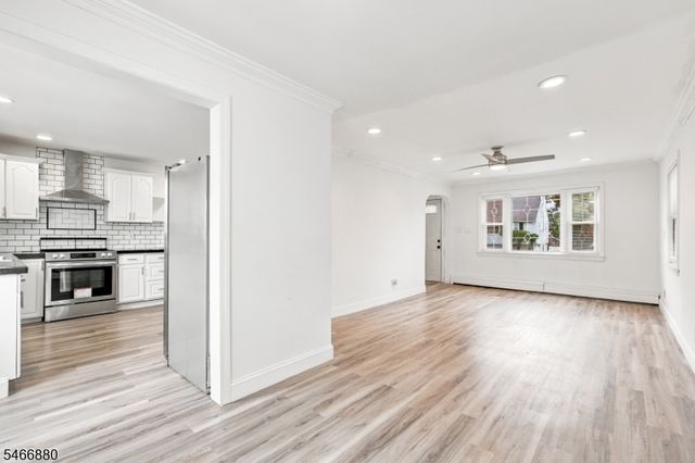28 Newport Ave, Franklin Twp., NJ 08873