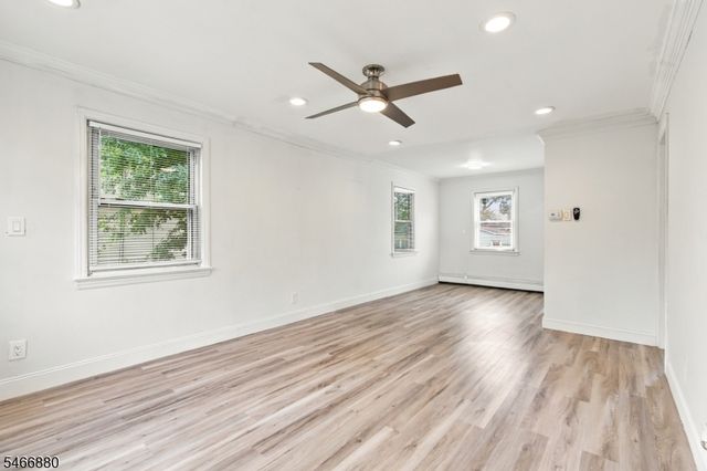 28 Newport Ave, Franklin Twp., NJ 08873