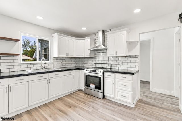 28 Newport Ave, Franklin Twp., NJ 08873