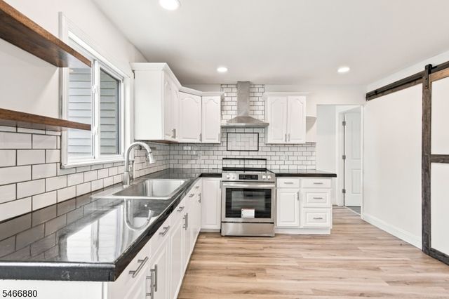 28 Newport Ave, Franklin Twp., NJ 08873