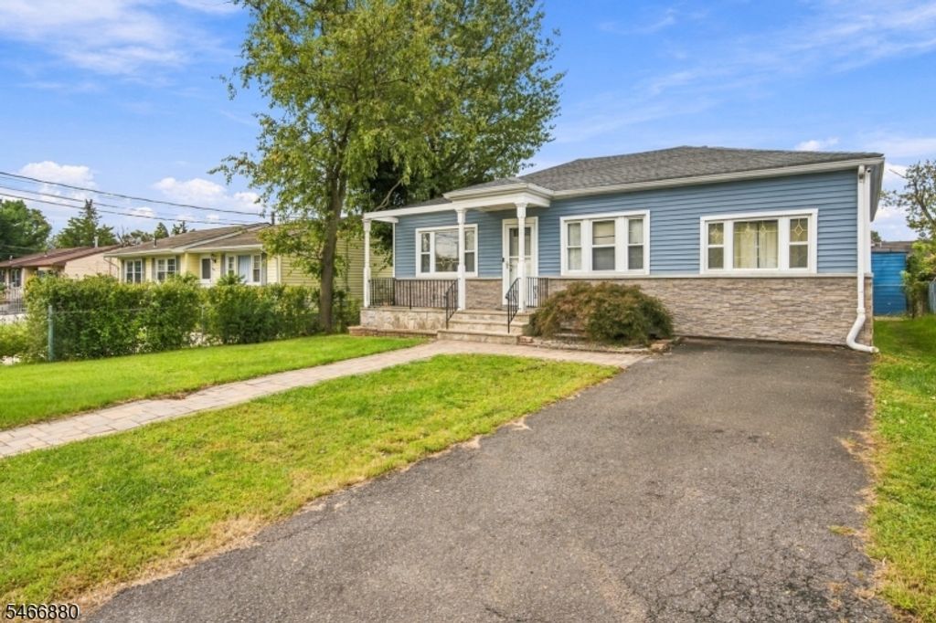28 Newport Ave, Franklin Twp., NJ 08873 — photo 2