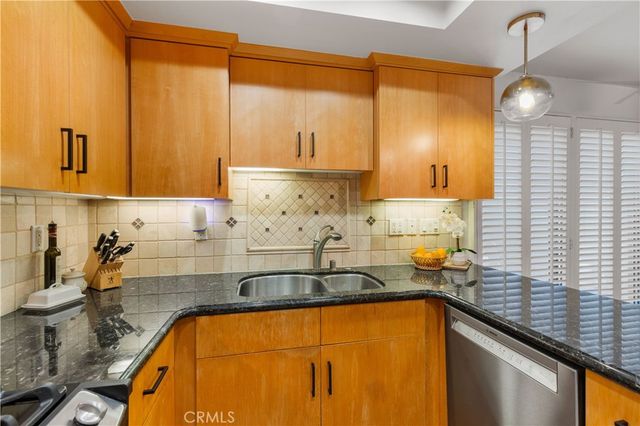 2601 E 19th 4, Signal Hill, CA 90755