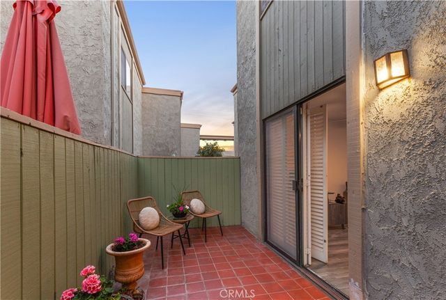 2601 E 19th 4, Signal Hill, CA 90755