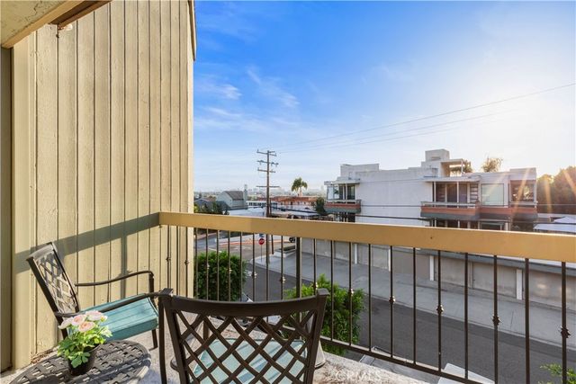 2601 E 19th 4, Signal Hill, CA 90755