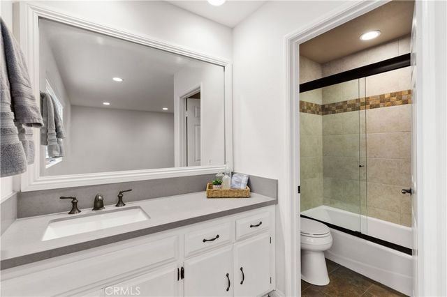 2601 E 19th 4, Signal Hill, CA 90755