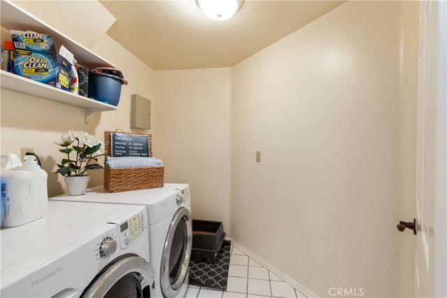 2601 E 19th 4, Signal Hill, CA 90755