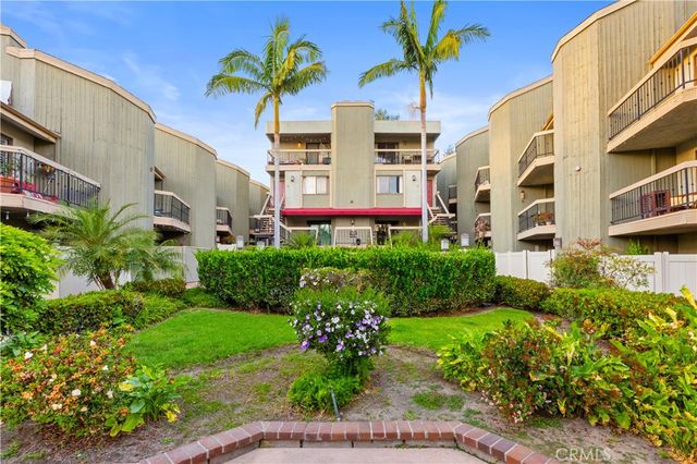 2601 E 19th 4, Signal Hill, CA 90755