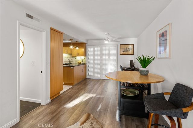 2601 E 19th 4, Signal Hill, CA 90755