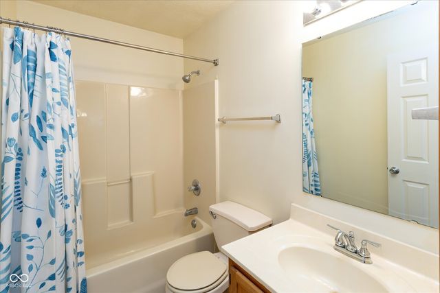 1226 Meadowood Drive, Danville, IN 46122