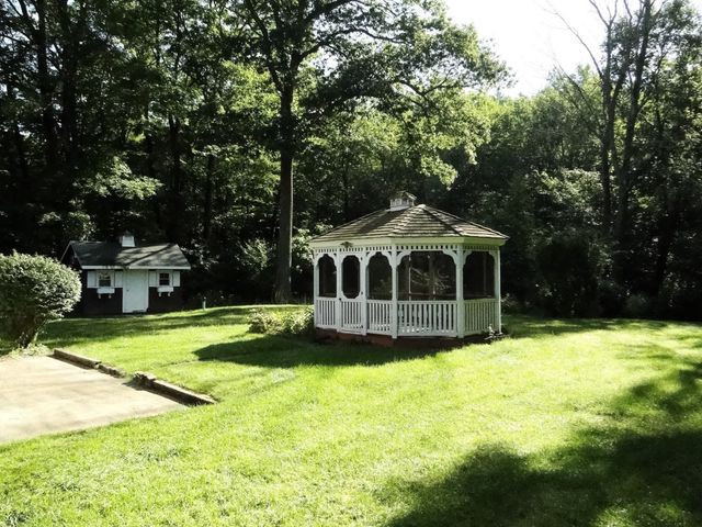128 Sutton Road, Webster, MA 01570
