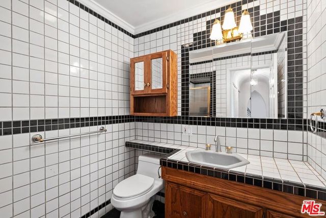 443 S Peck Drive, Beverly Hills, CA 90212