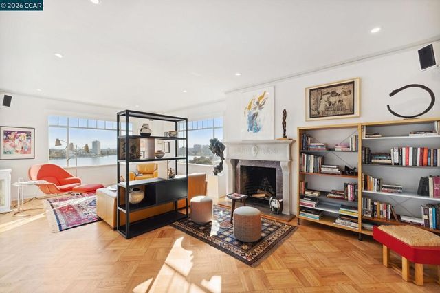 492 Staten Ave 1101, Oakland, CA 94610