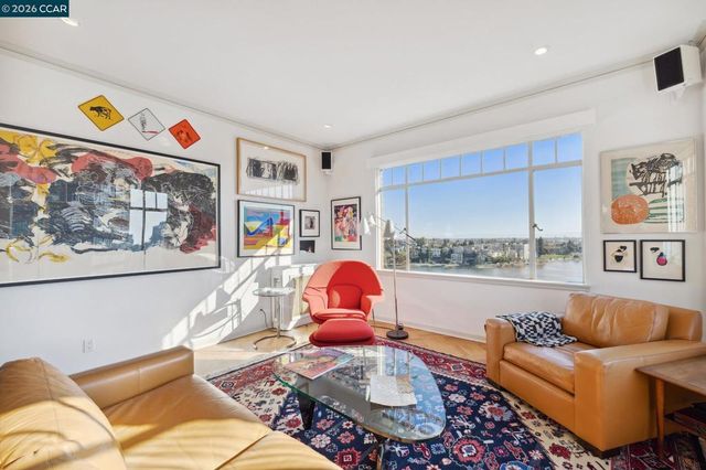 492 Staten Ave 1101, Oakland, CA 94610