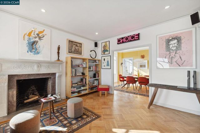 492 Staten Ave 1101, Oakland, CA 94610