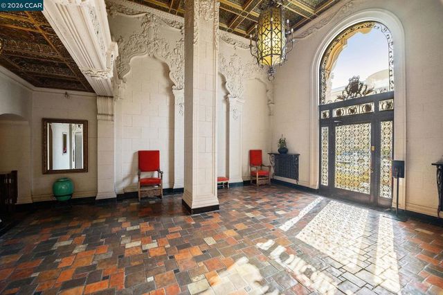 492 Staten Ave 1101, Oakland, CA 94610