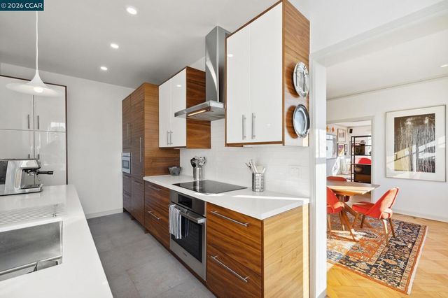 492 Staten Ave 1101, Oakland, CA 94610