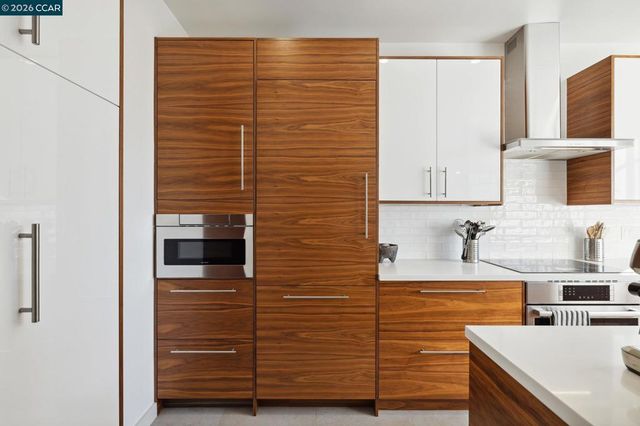 492 Staten Ave 1101, Oakland, CA 94610