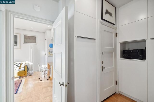 492 Staten Ave 1101, Oakland, CA 94610