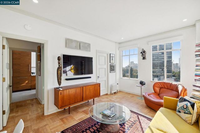 492 Staten Ave 1101, Oakland, CA 94610