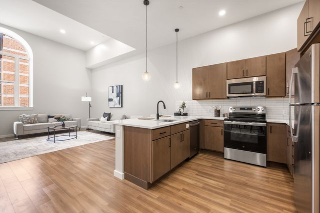 22 Elm St 310, Worcester, MA 01608