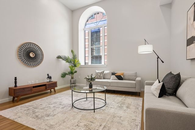 22 Elm St 310, Worcester, MA 01608