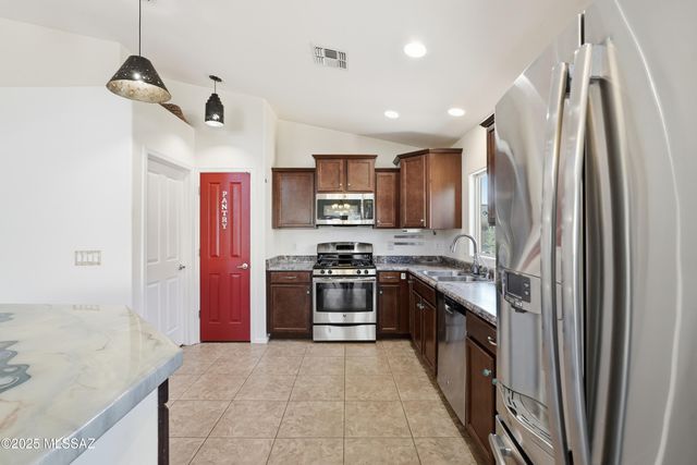 760 W Rio Teras, Green Valley, AZ 85614