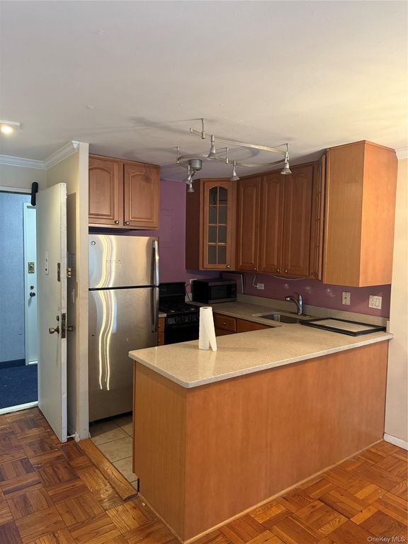 301 E 75th Street 5J, New York (manhattan), NY 10021 — exterior