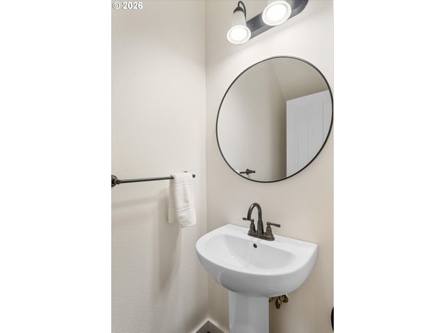 3027 Se KINGSWOOD Ave, Hillsboro, OR 97123