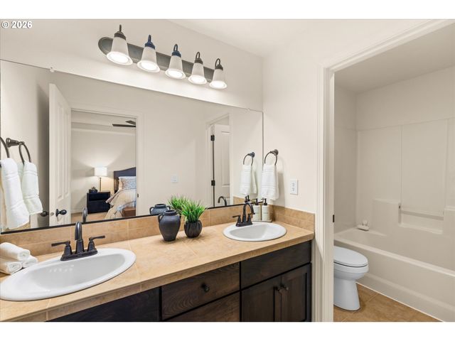 3027 Se KINGSWOOD Ave, Hillsboro, OR 97123