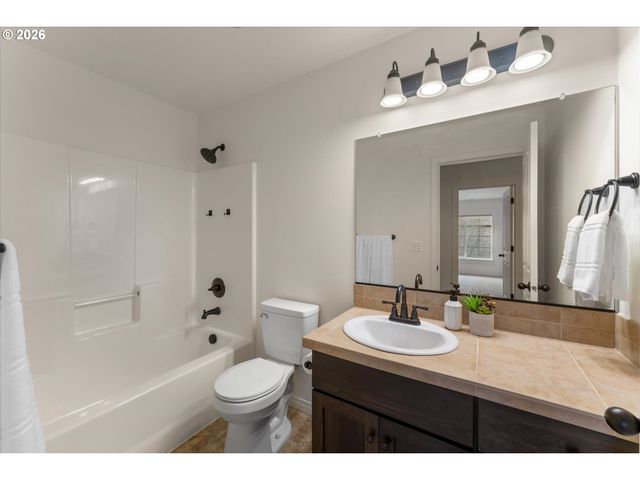 3027 Se KINGSWOOD Ave, Hillsboro, OR 97123