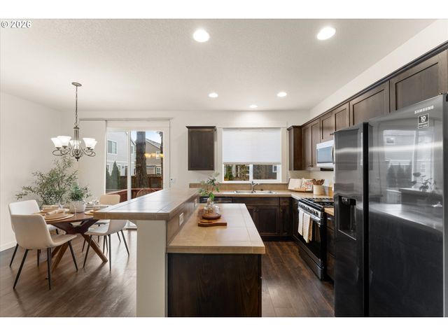 3027 Se KINGSWOOD Ave, Hillsboro, OR 97123