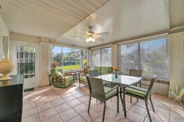 1222 GOLFVIEW WOODS DRIVE 1222, Sun City Center, FL 33573