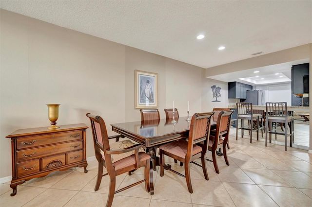 1222 GOLFVIEW WOODS DRIVE 1222, Sun City Center, FL 33573