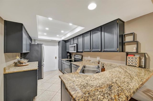 1222 GOLFVIEW WOODS DRIVE 1222, Sun City Center, FL 33573