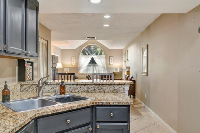 1222 GOLFVIEW WOODS DRIVE 1222, Sun City Center, FL 33573